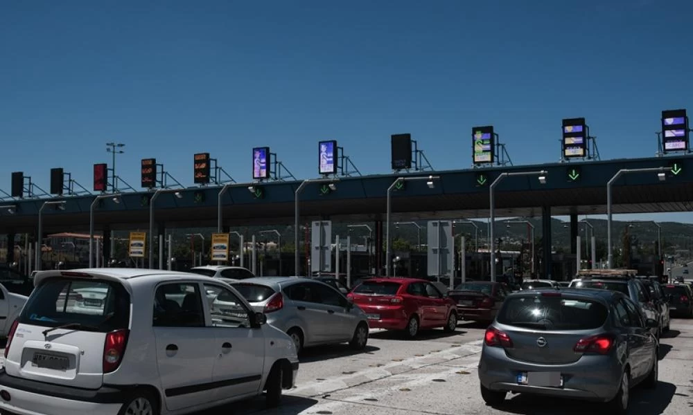 Με έναν πομποδέκτη η διέλευση στα διόδια από τον Νοέμβριο